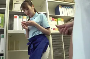 Tôi chỉ là kẻ thay thế khi cô ấy buồn, nhưng như vậy cũng đủ rồi